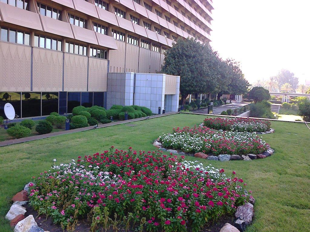 Royal Tulip Alrasheed Hotel Baghdād Exterior foto