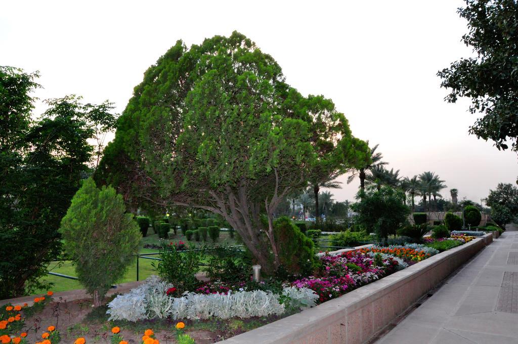 Royal Tulip Alrasheed Hotel Baghdād Exterior foto