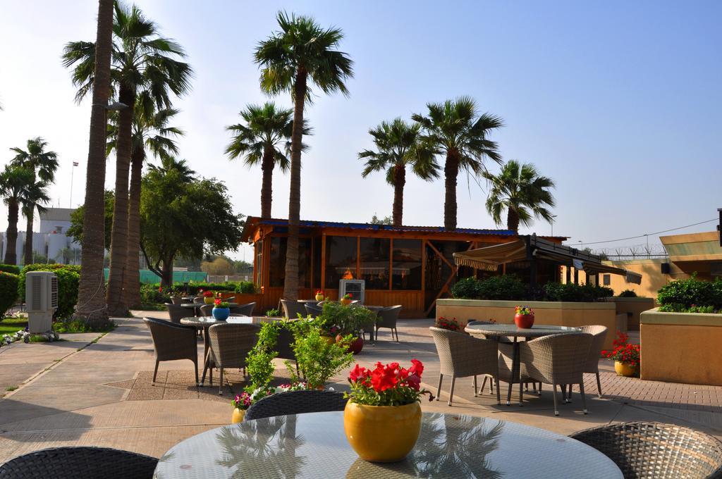 Royal Tulip Alrasheed Hotel Baghdād Exterior foto